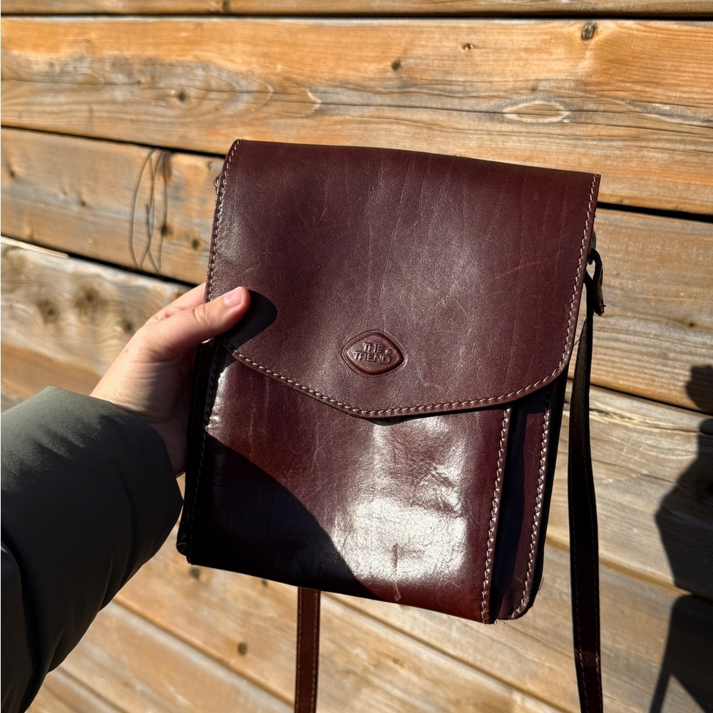 The Trend vintage Brown Leather Crossbody Bag with Silver Buckle - Picture 7 of 11